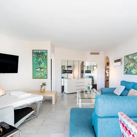 Apartment Wintowinrentals Luxury And Sea View Inside Puerto Marina