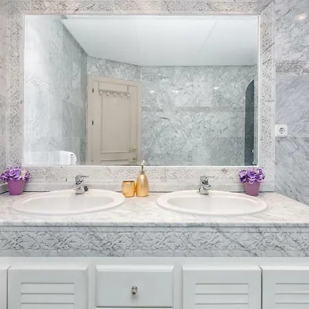 Apartment Wintowinrentals Luxury And Sea View Inside Puerto Marina
